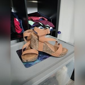 Sz 10 Weeboo wedges